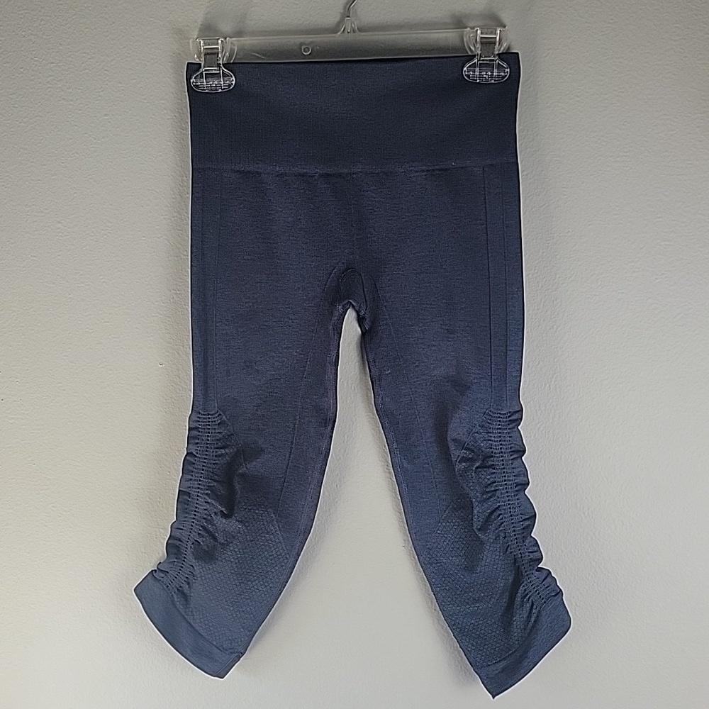 Knee length legging with side ruching